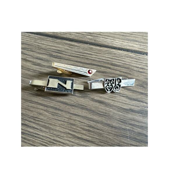 Vintage MCM Tie Bar Clips Silver Tone 1 Swank “N”. Faux Ruby, & Theater Masks - Picture 2 of 4